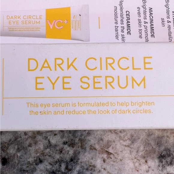 OOTD EVE VEGAN DARK CIRCLE EYE SERUM -VITAMIN C - Picture 4 of 16